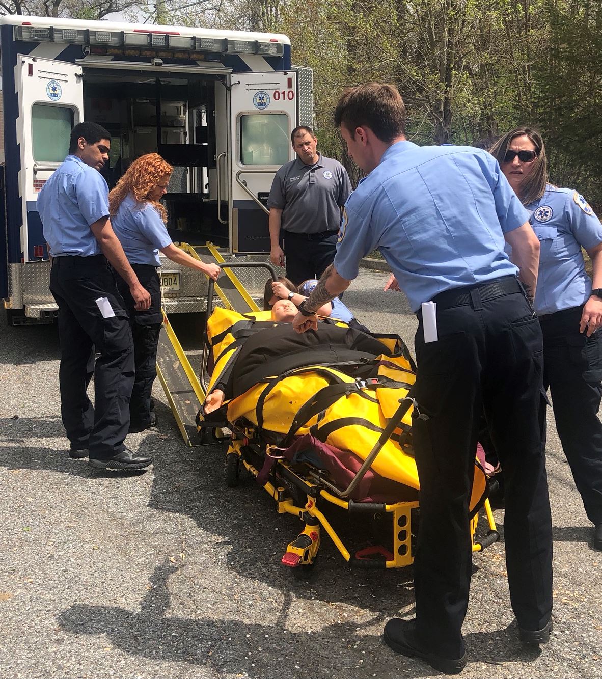 AAE43DE6-63B0-498B-BAD0-987544F37DE2